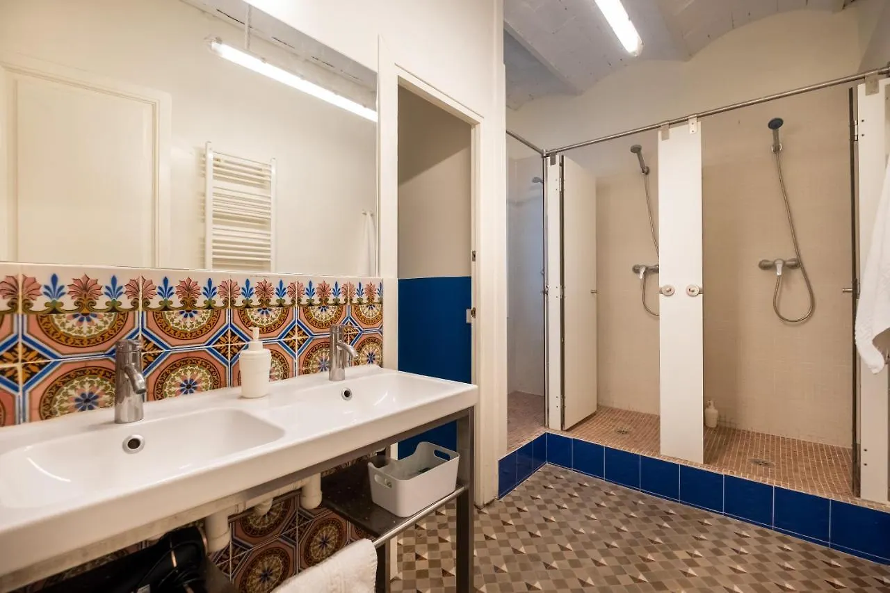 Modernist Apartment For Large Groups In Eixample Barcelone