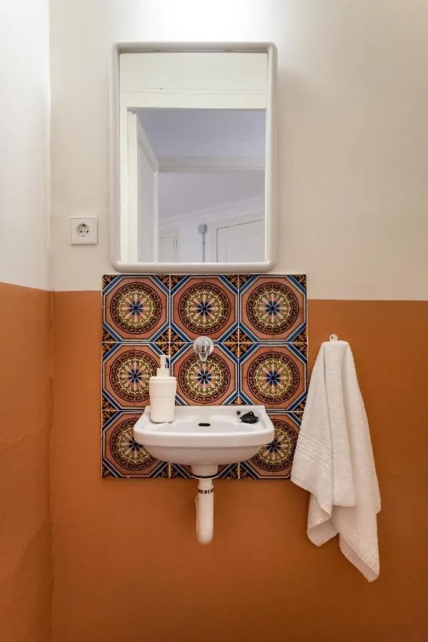 Modernist Apartment For Large Groups In Eixample Barcelone