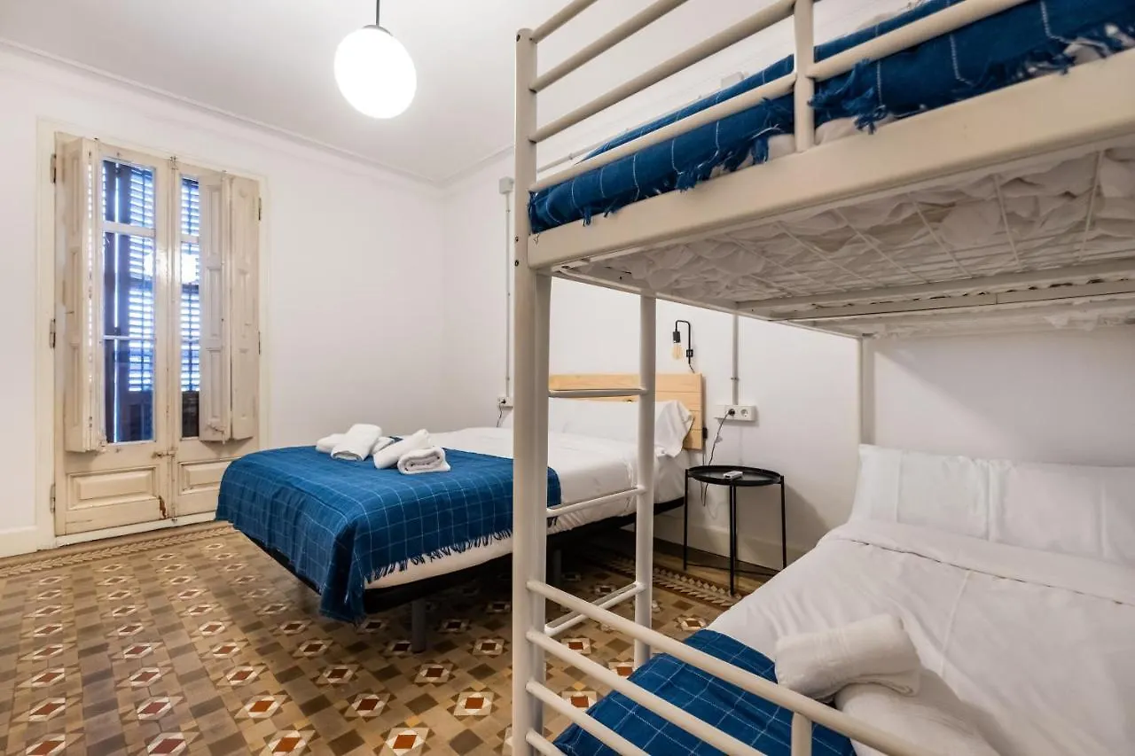 Modernist Apartment For Large Groups In Eixample Barcelone