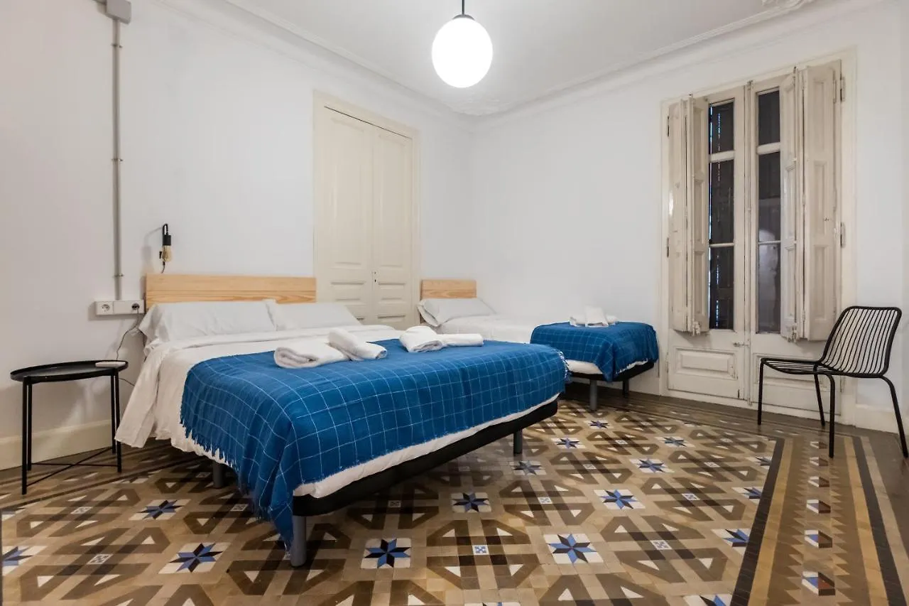 Modernist Apartment For Large Groups In Eixample Barcelone Espagne