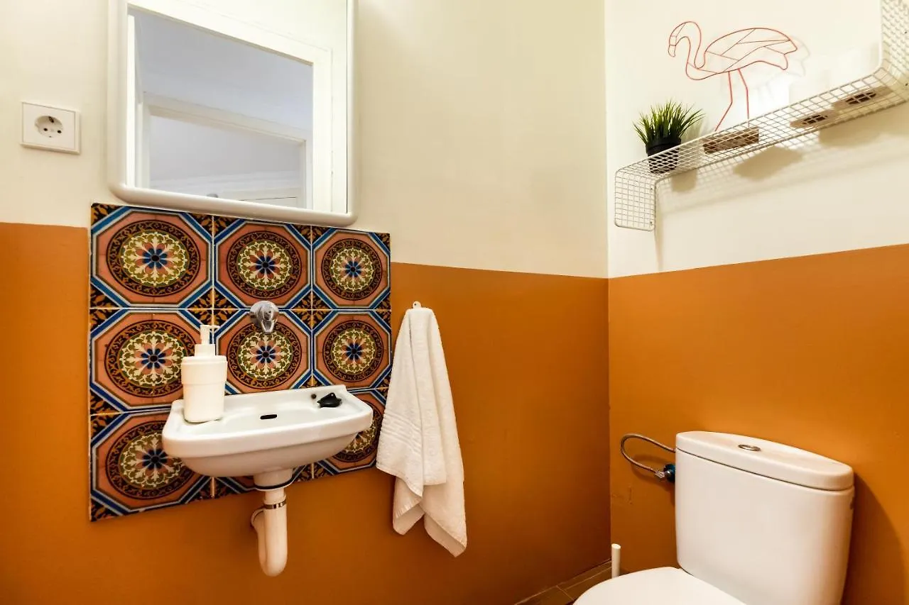 B42 - Modernist Apartment For Large Groups In Eixample Barcelona España